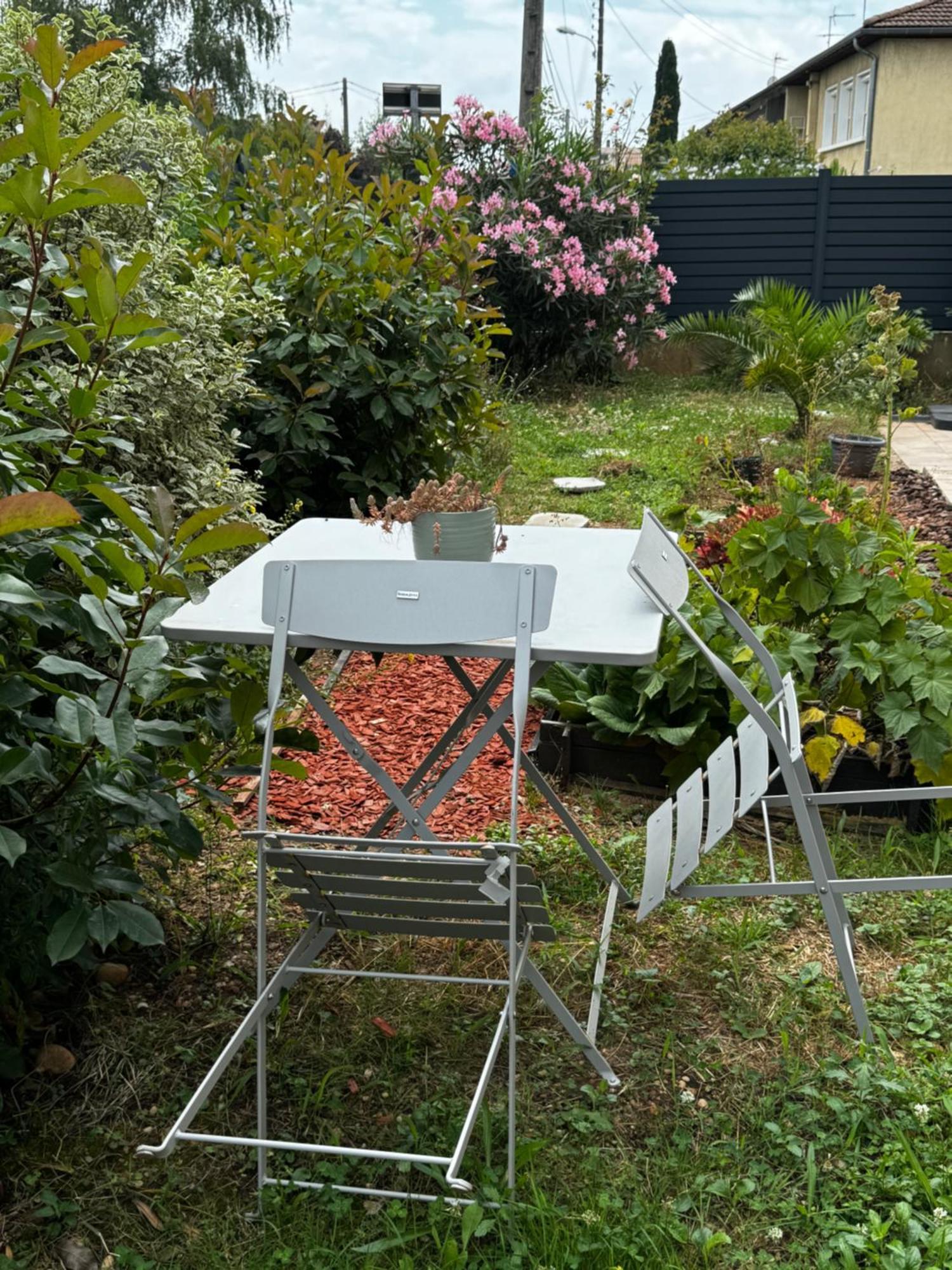 Au Calme Dans Maison En Rez De Jardin A 2,2 Kms Du Groupama Stadium Et Salle Ldlc Arena Meyzieu Exterior photo